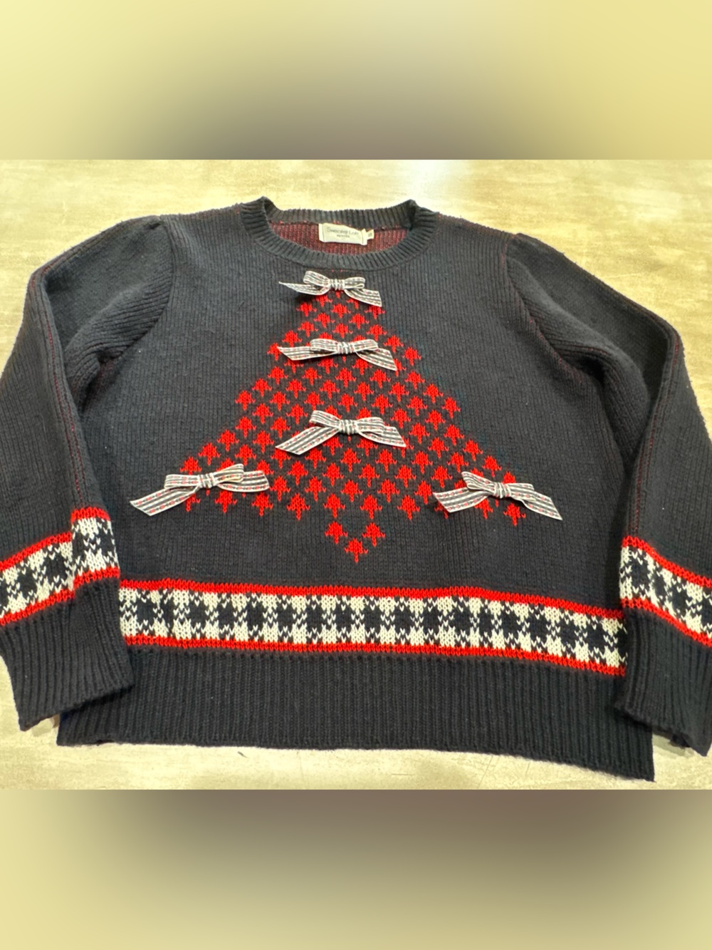 Size Small Vintage Christmas Sweater Navy With Red Bows Sweater Loft Small/Petit